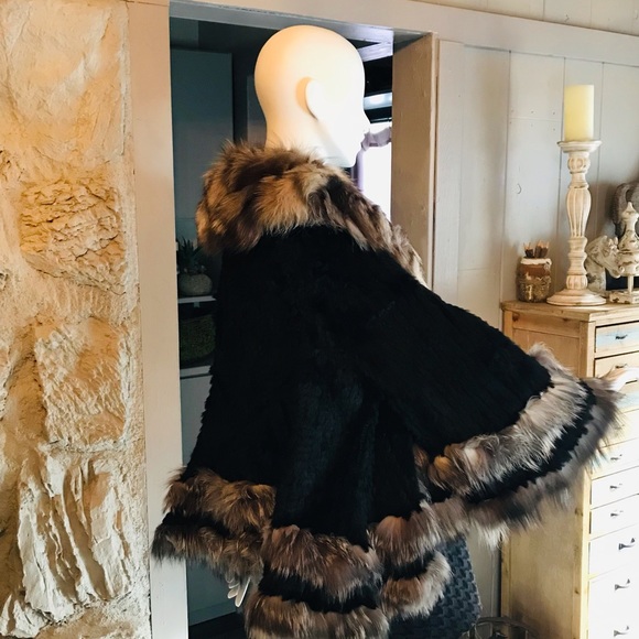 Natural Rabbit fur cloak - Picture 2 of 10